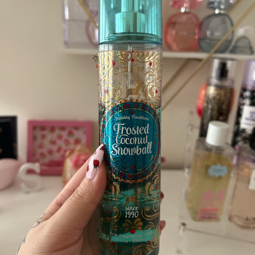 ♥︎ Bath & Body Works ♥︎ Frosted Coconut Snowball Fragrance Mist